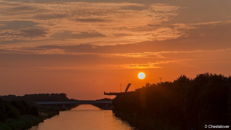 _DSC0036.JPG - Zonsondergang aan het Wilhelminakanaa