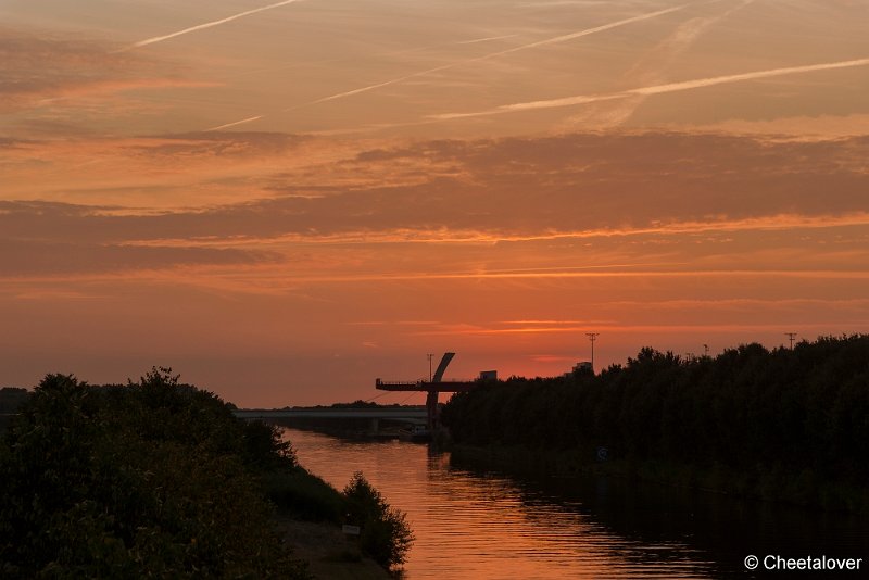 _DSC0060.JPG - Zonsondergang aan het Wilhelminakanaa