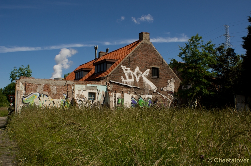 DSC08069.JPG - Plaatsje Doel in België